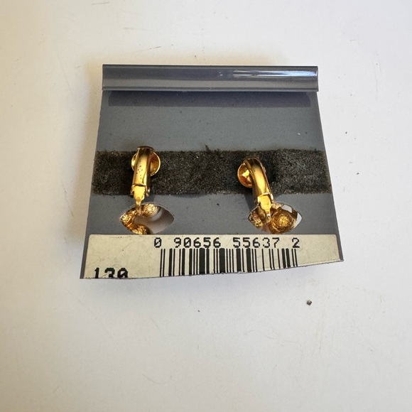 Trifari pearl vintage clips earrings